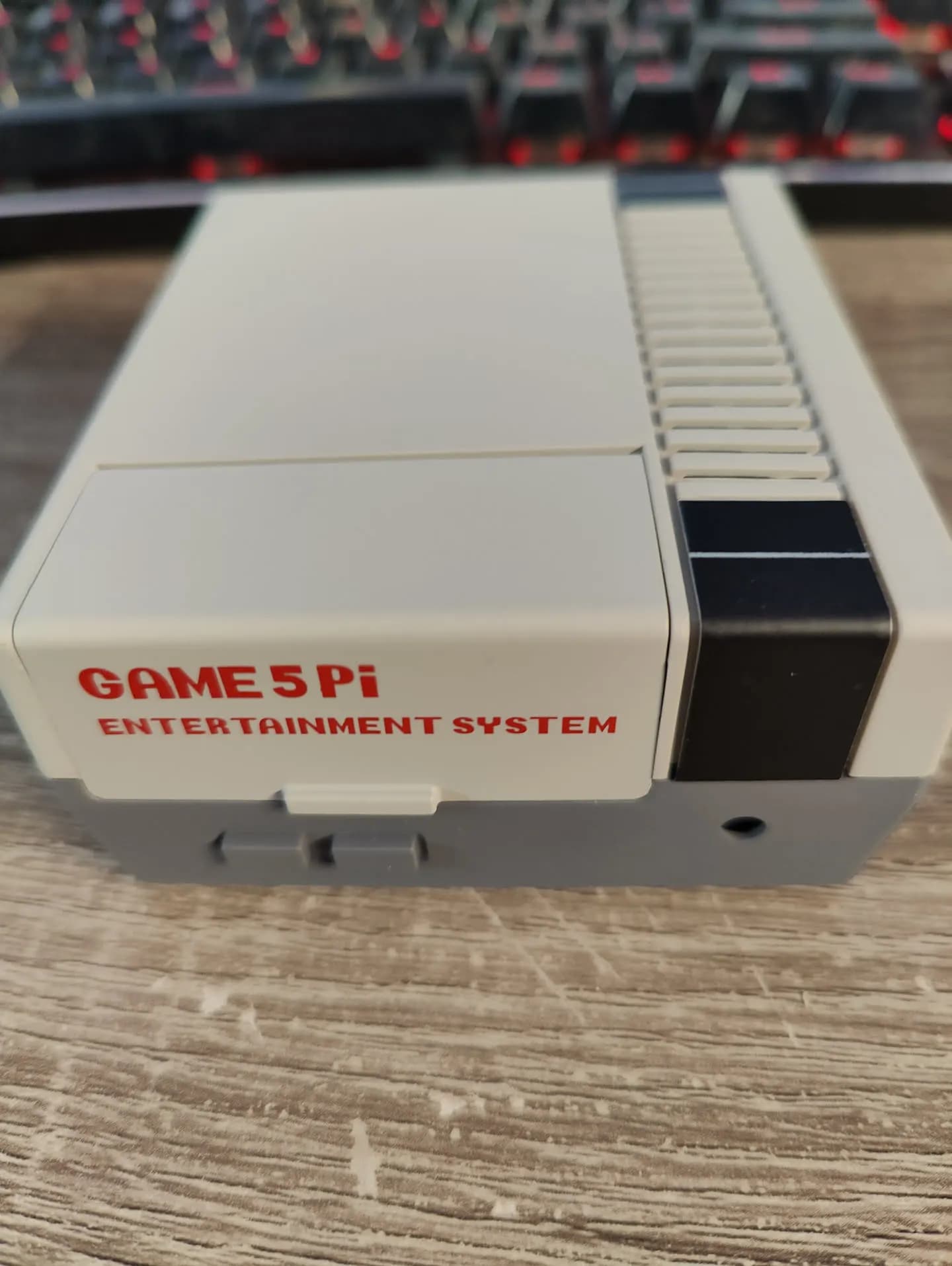 Custom Raspberry Pi build. A small entertainment box, built and cased
